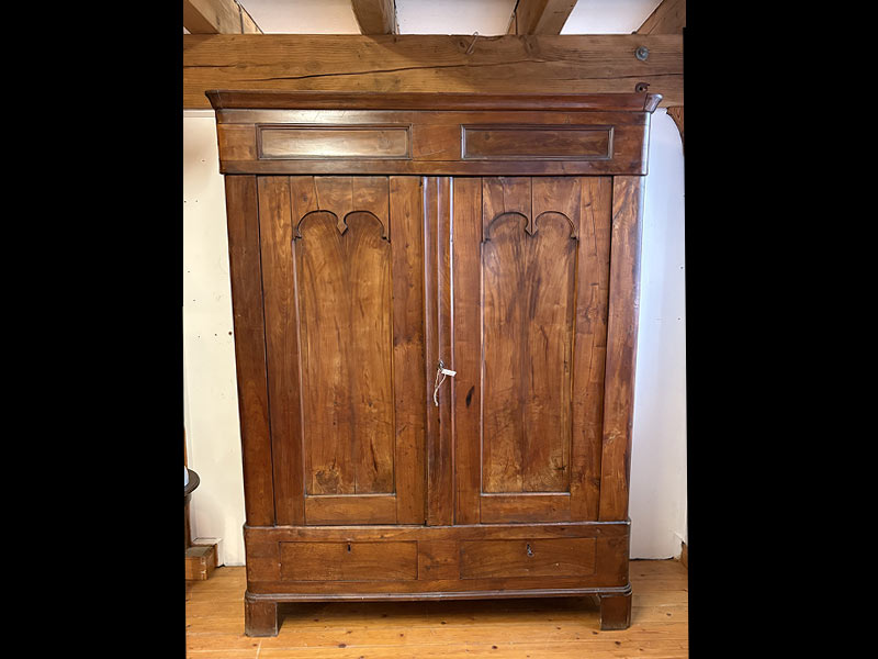 schrank-kirsche-laden